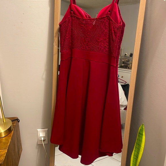 Short Burgundy dress - Picture 2 of 5